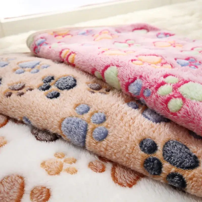 Soft Fluffy Multicolor Pet Blanket – Warm Dog & Cat Paw-Print Mat